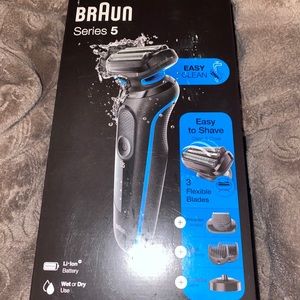 Braun Series 5 Easy Clean electric shaver for men